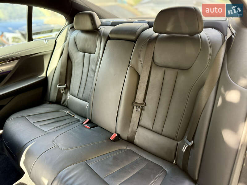 Седан BMW 7 Series 2019 в Киеве