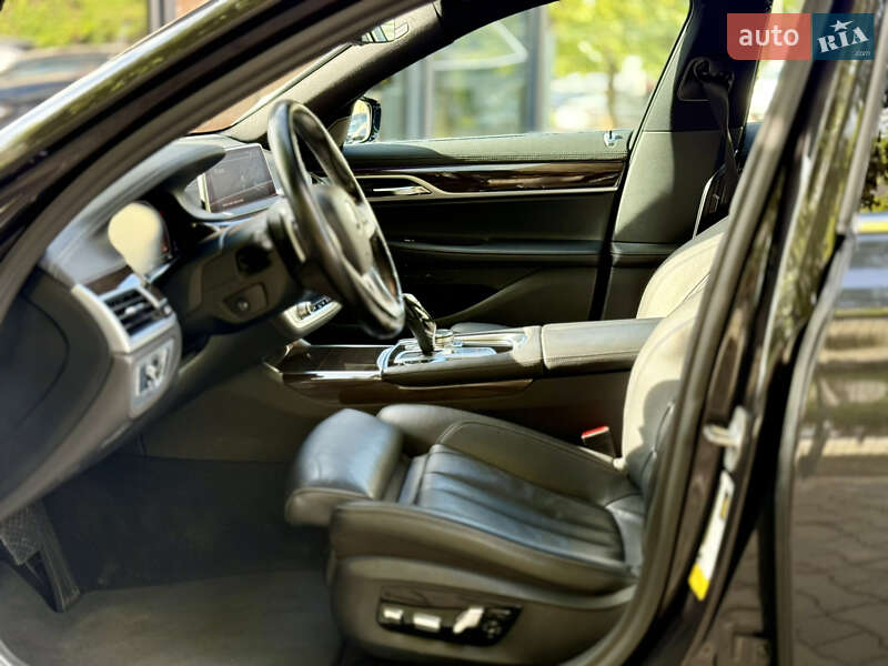 Седан BMW 7 Series 2019 в Киеве