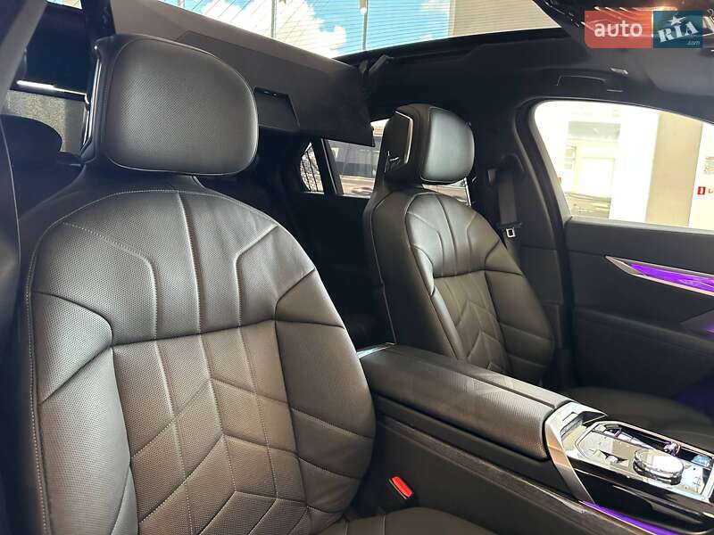 Седан BMW 7 Series 2023 в Києві фото 17 Седан BMW 7 Series 2023 в Києві