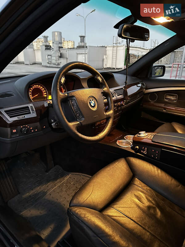 Седан BMW 7 Series 2003 в Киеве