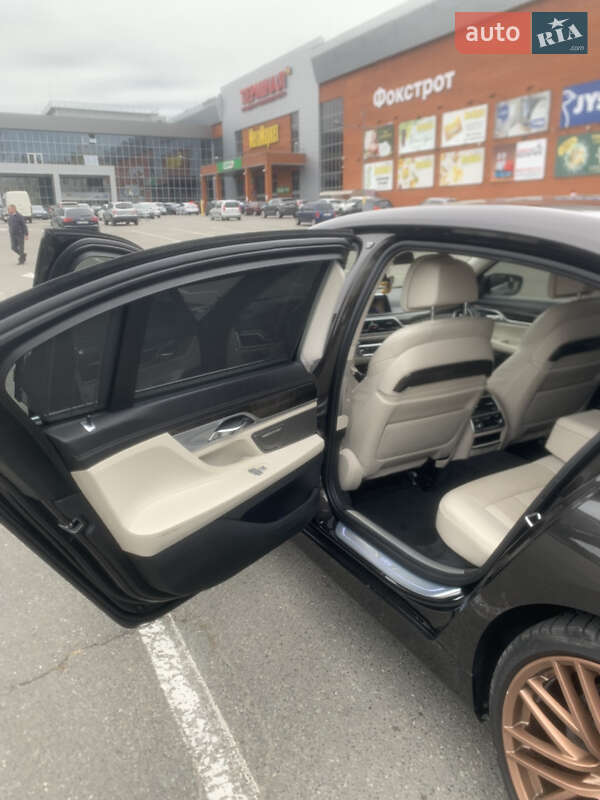 Седан BMW 7 Series 2016 в Києві