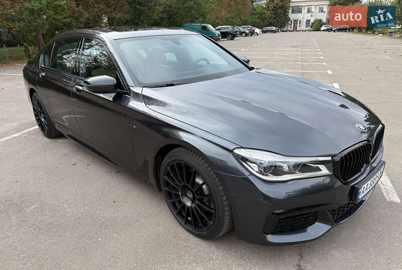 Седан BMW 7 Series 2015 в Киеве фото 4 Седан BMW 7 Series 2015 в Киеве