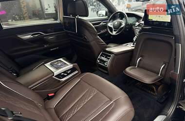 Седан BMW 7 Series 2016 в 