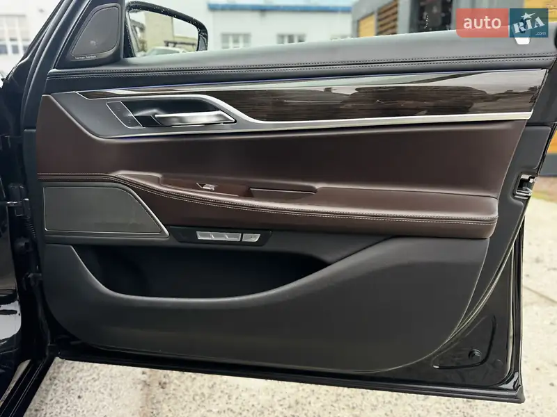 BMW 7 Series 2016 VIN WBA7F2101HG781294 фото оголошення 82 з 152
