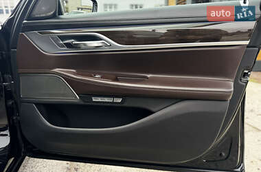 Седан BMW 7 Series 2016 в 