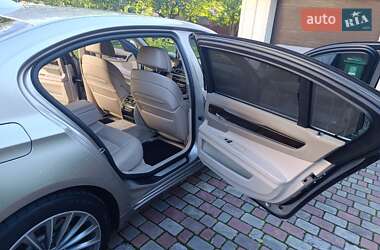 Седан BMW 7 Series 2010 в 