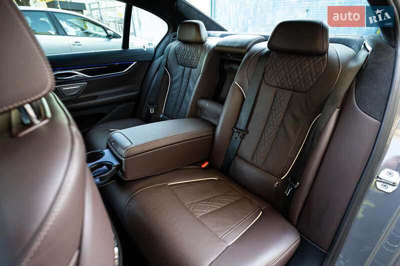 Седан BMW 7 Series 2022 в Києві