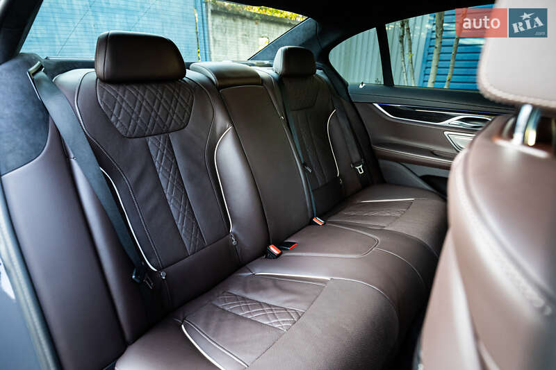 Седан BMW 7 Series 2022 в Києві