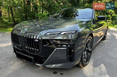 Седан BMW 7 Series 2024 в  фото 6 Седан BMW 7 Series 2024 в