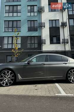 Седан BMW 7 Series 2015 в Ровно