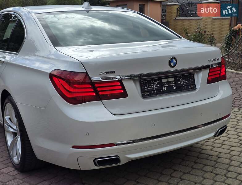 Седан BMW 7 Series 2014 в Мукачево