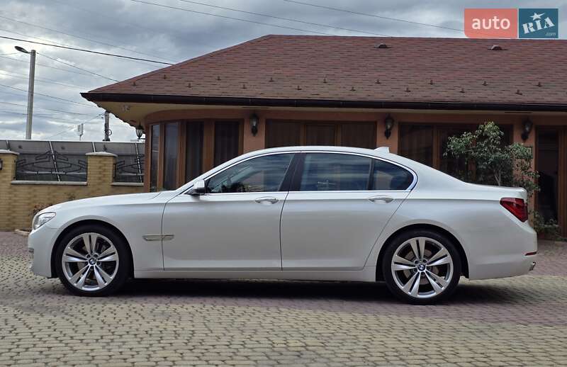 Седан BMW 7 Series 2014 в Мукачево