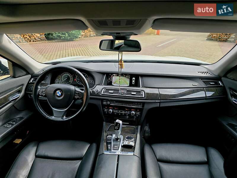 Седан BMW 7 Series 2014 в Мукачево