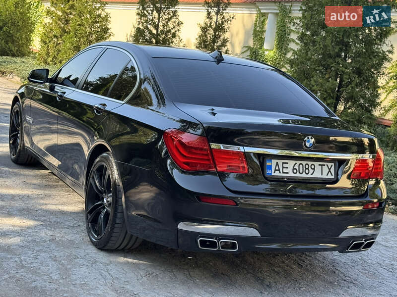 Седан BMW 7 Series 2009 в Днепре
