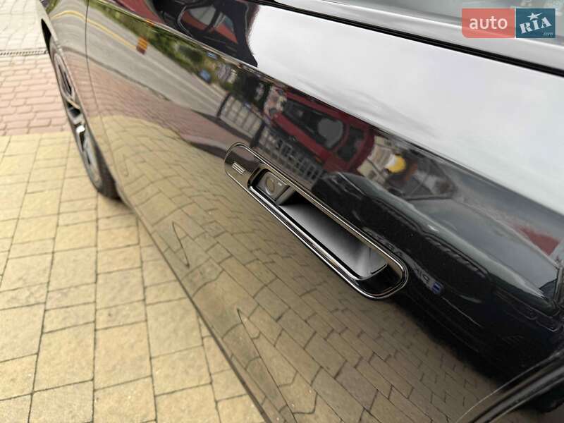 Седан BMW 7 Series 2024 в Львове