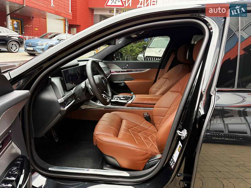 Седан BMW 7 Series 2024 в Львове