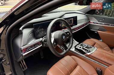 Седан BMW 7 Series 2024 в 