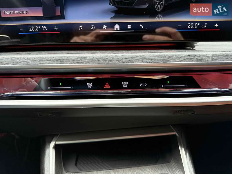 Седан BMW 7 Series 2024 в Львове