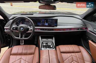 Седан BMW 7 Series 2024 в 