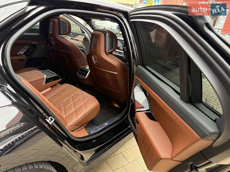 Седан BMW 7 Series 2024 в Львове