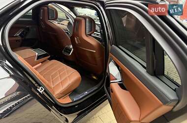 Седан BMW 7 Series 2024 в 
