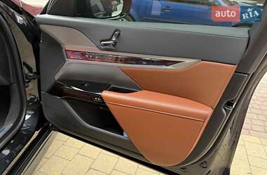 Седан BMW 7 Series 2024 в 