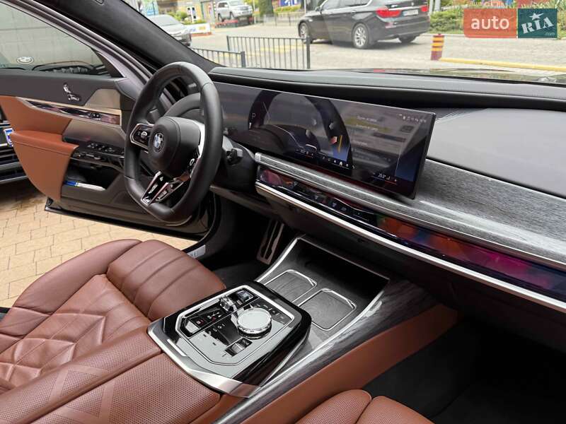 Седан BMW 7 Series 2024 в Львове