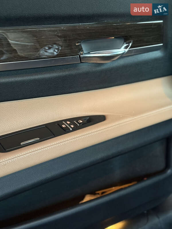 Седан BMW 7 Series 2009 в Дрогобыче