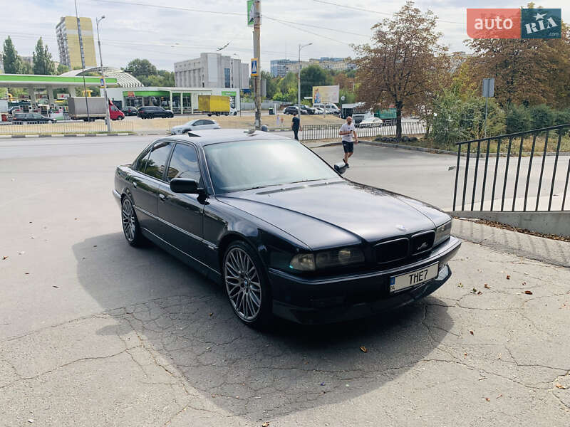 Седан BMW 7 Series 1996 в Днепре