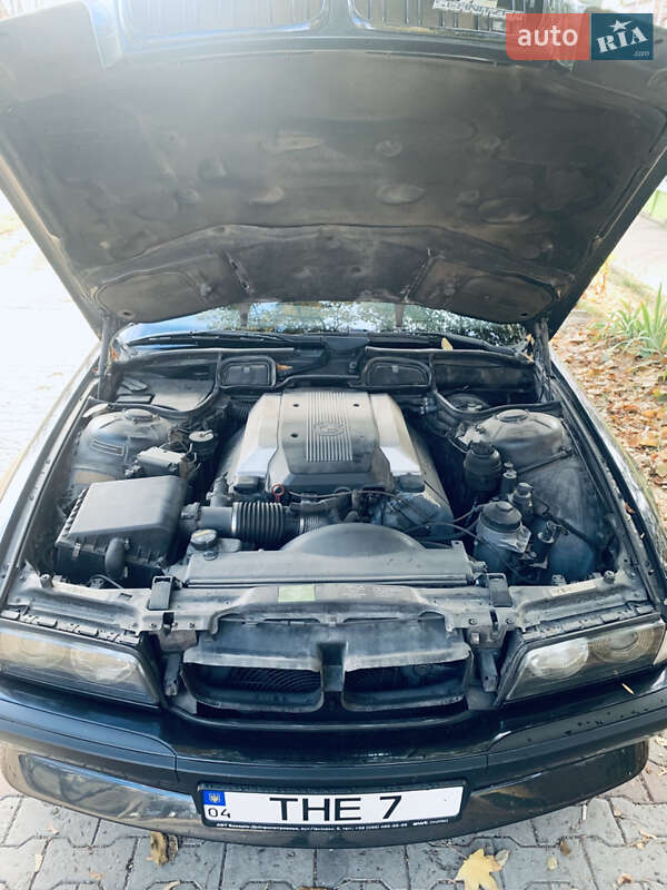 Седан BMW 7 Series 1996 в Днепре