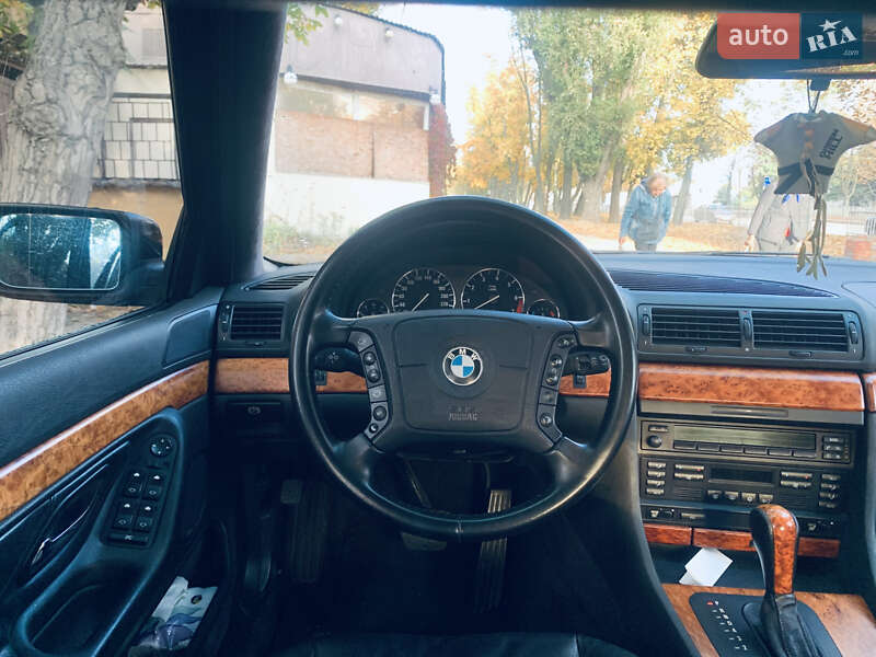 Седан BMW 7 Series 1996 в Днепре