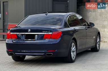 Седан BMW 7 Series 2011 в 