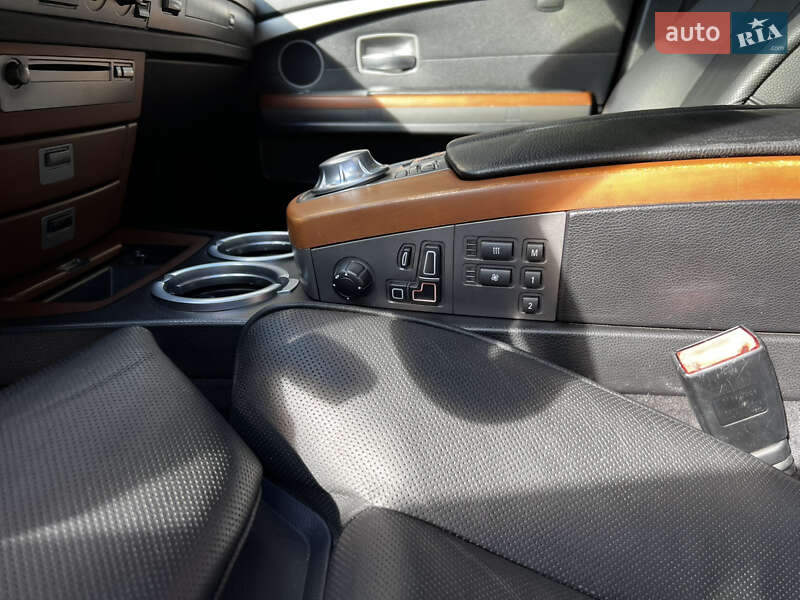 Седан BMW 7 Series 2004 в Києві