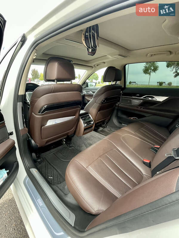 Седан BMW 7 Series 2016 в Черкасах