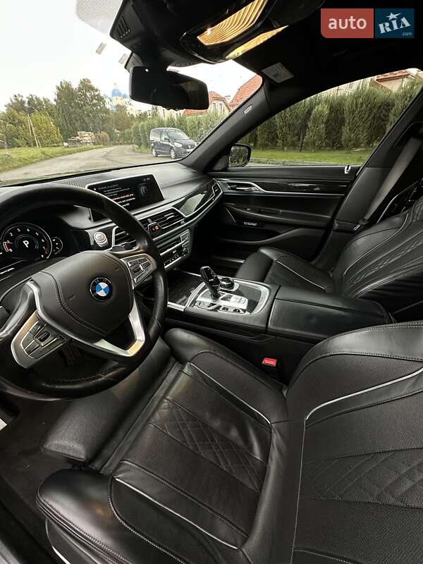 Седан BMW 7 Series 2017 в Шептицькому