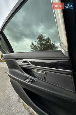 Седан BMW 7 Series 2017 в 