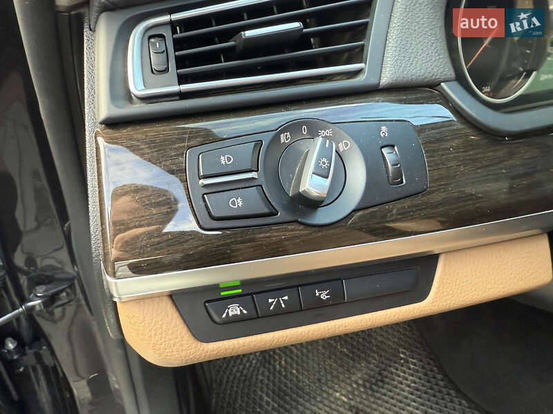 Седан BMW 7 Series 2013 в Черновцах