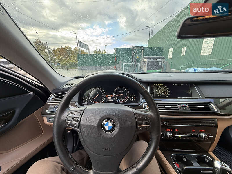 Седан BMW 7 Series 2013 в Черновцах