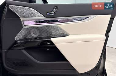 Седан BMW 7 Series 2025 в 