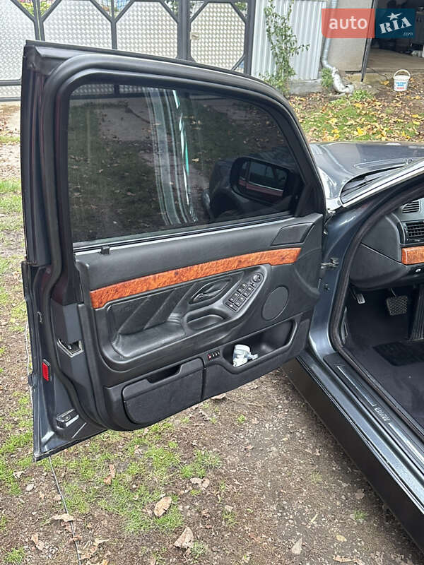 Седан BMW 7 Series 2000 в Черновцах