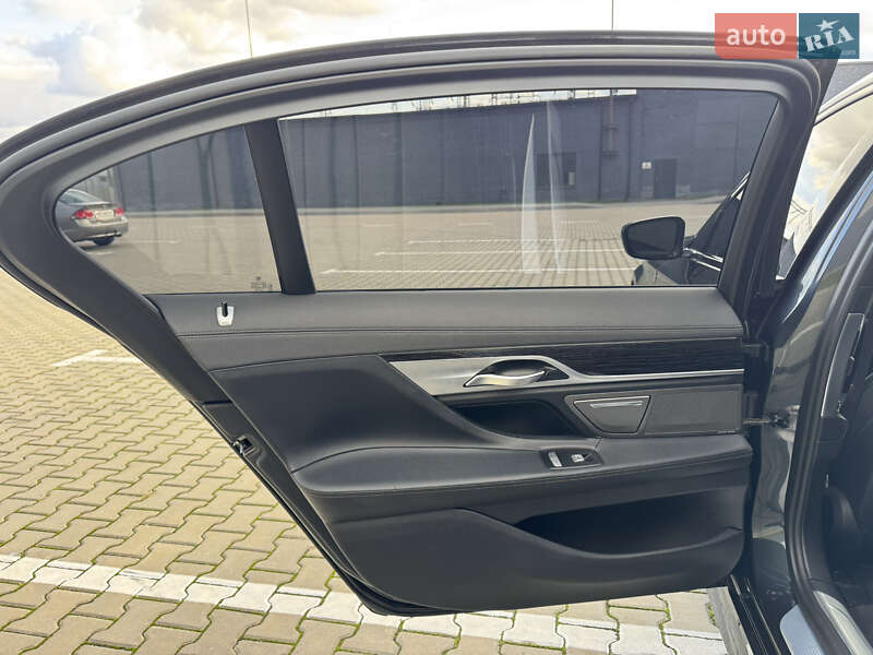 Седан BMW 7 Series 2016 в Ивано-Франковске