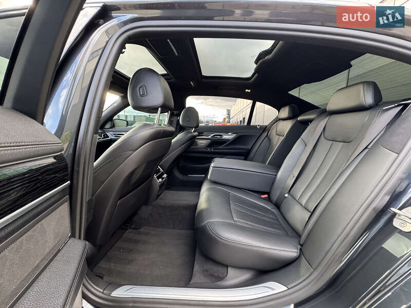 Седан BMW 7 Series 2016 в Ивано-Франковске