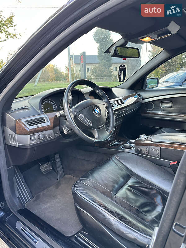 Седан BMW 7 Series 2003 в Радивилове