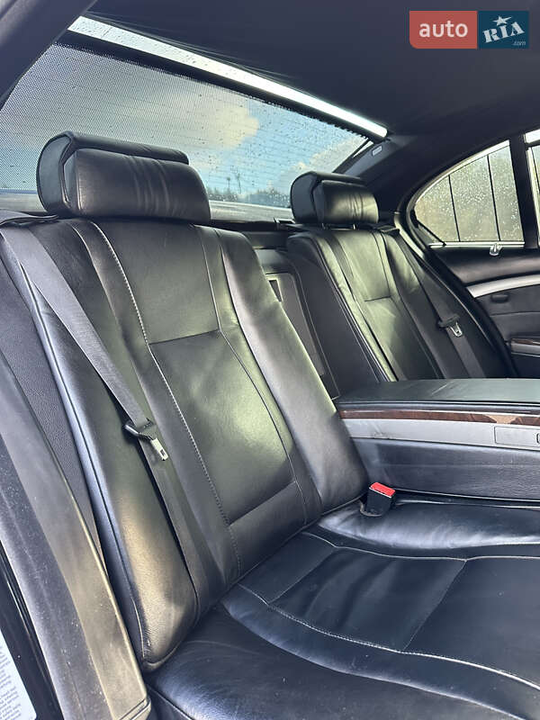 Седан BMW 7 Series 2003 в Радивилове