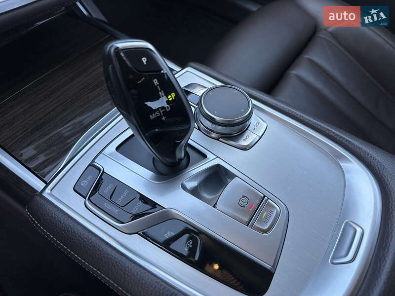 Седан BMW 7 Series 2016 в Киеве