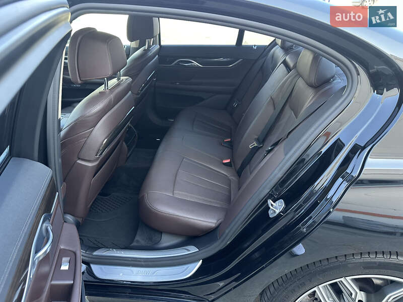 Седан BMW 7 Series 2016 в Киеве