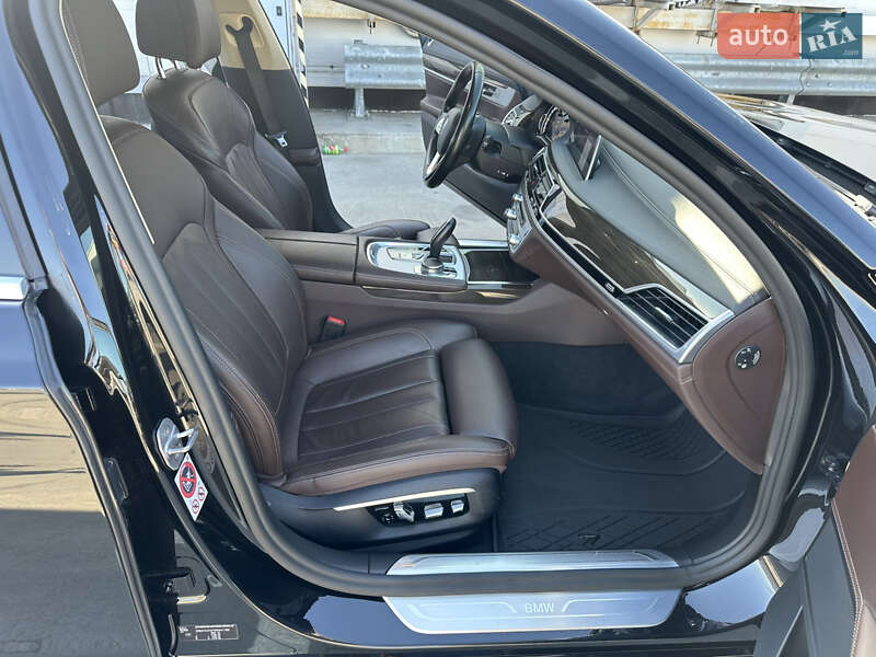 Седан BMW 7 Series 2016 в Киеве