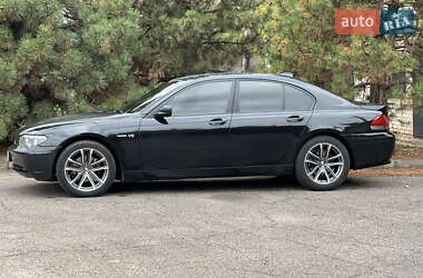 Седан BMW 7 Series 2004 в  фото 5 Седан BMW 7 Series 2004 в