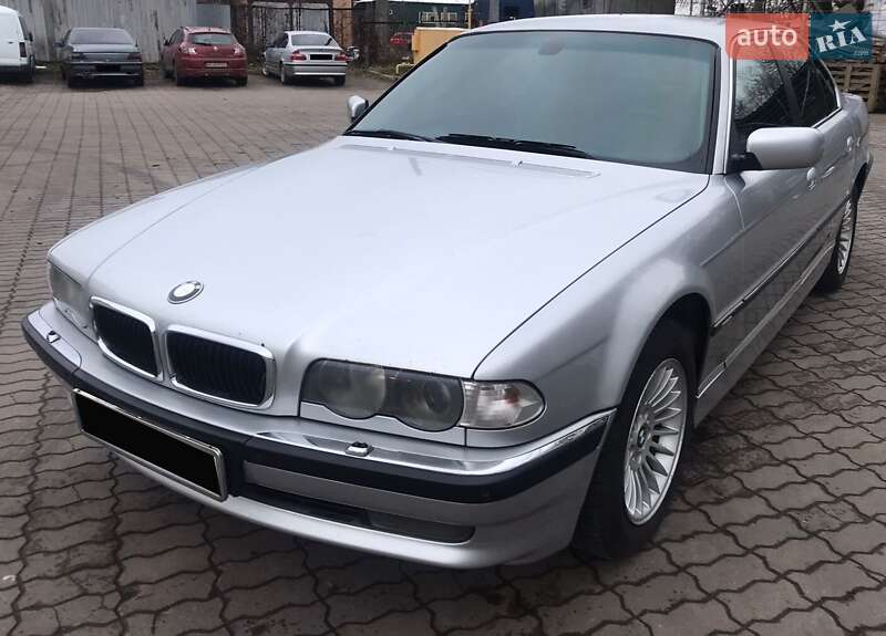 Седан BMW 7 Series 2001 в Львове