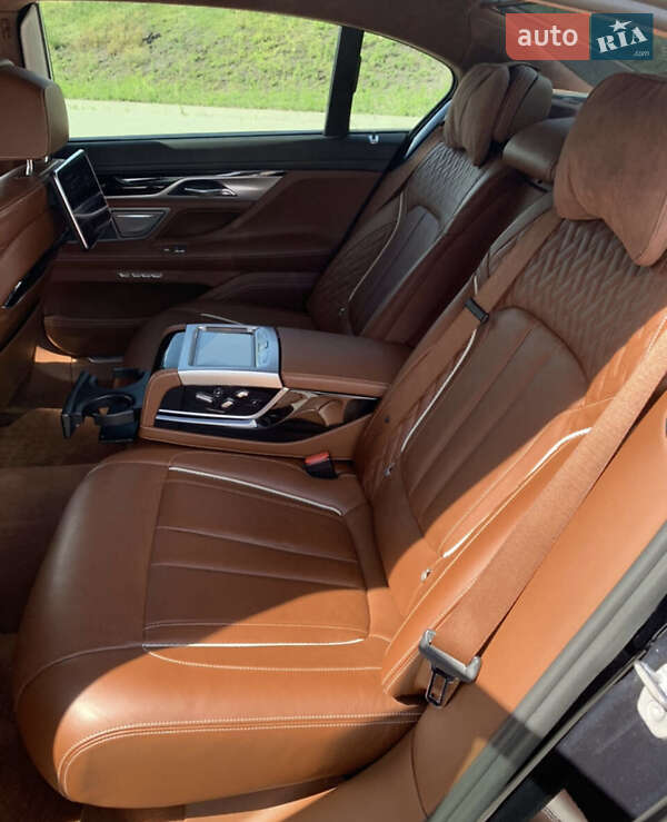 Седан BMW 7 Series 2017 в Киеве фото 14 Седан BMW 7 Series 2017 в Киеве